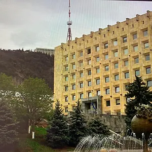 https://white-house-taso.alltbilisihotels.com