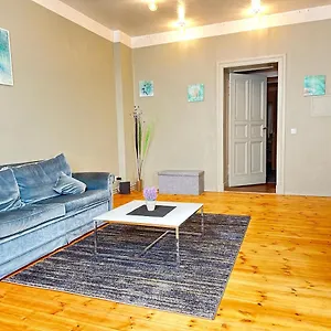 In Attraktiver Und Zentraler Lage Apartamento