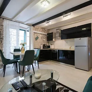 Stone Apartment Split